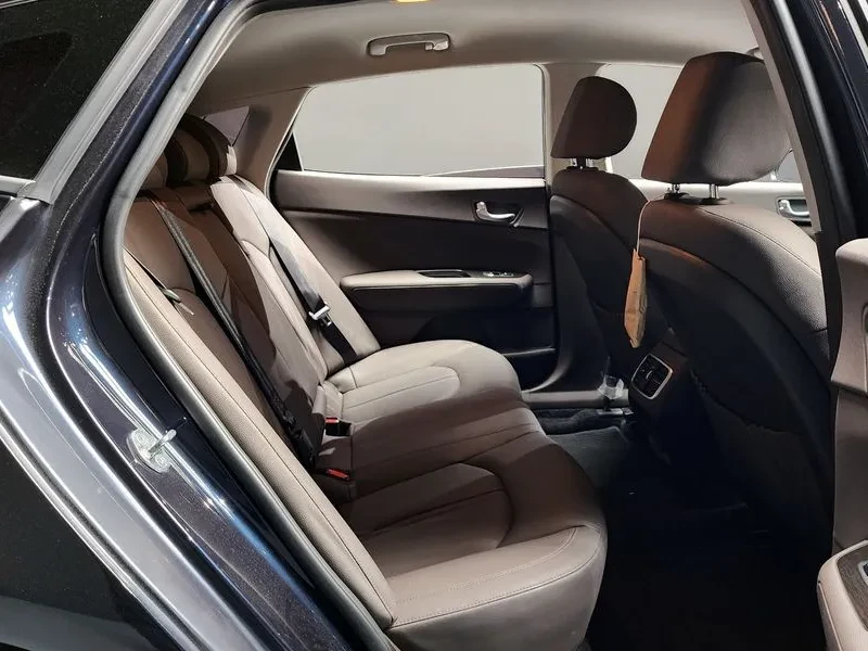 Kia K5 2.0 Noblesse - САМО 30% АВАНС, снимка 11 - Автомобили и джипове - 55796062