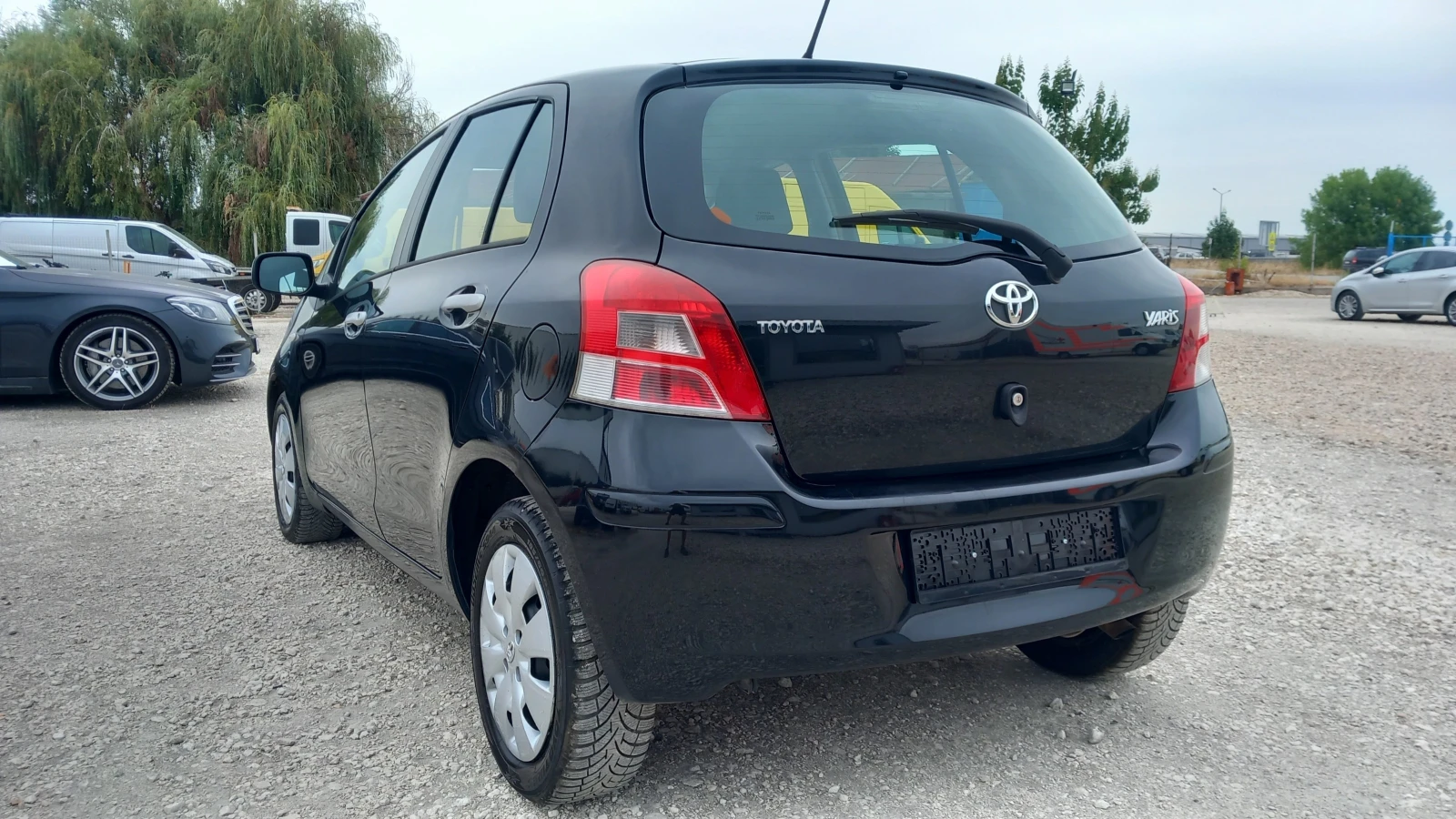 Toyota Yaris 1.4D-4D-6ск/КЛИМАТИК/БЛУТУТ  - изображение 3