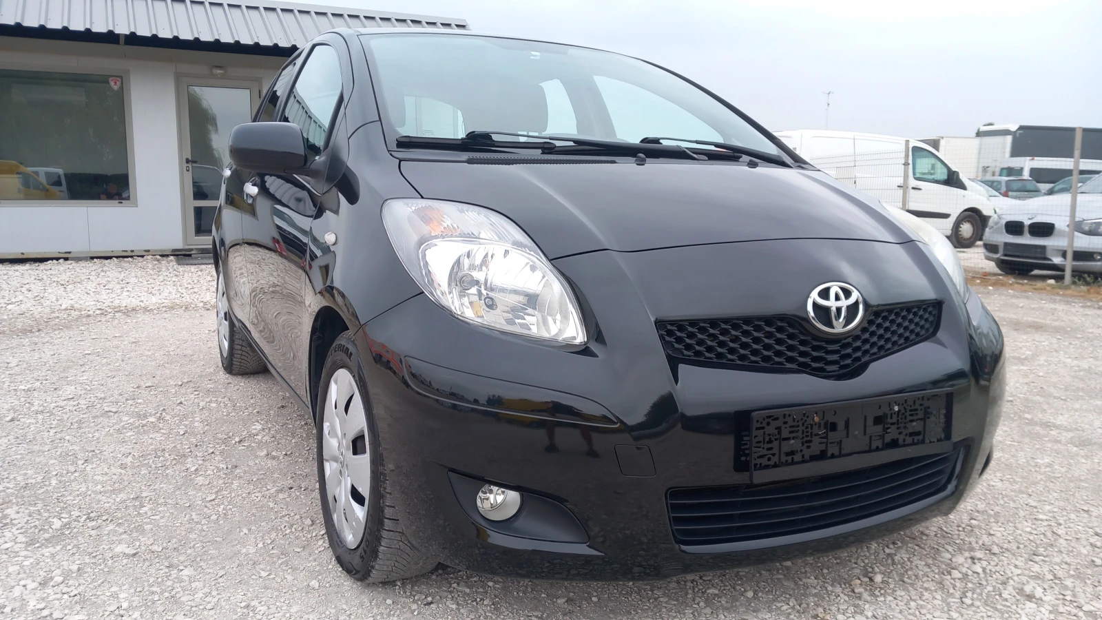 Toyota Yaris 1.4D-4D-6ск/КЛИМАТИК/БЛУТУТ  - изображение 2