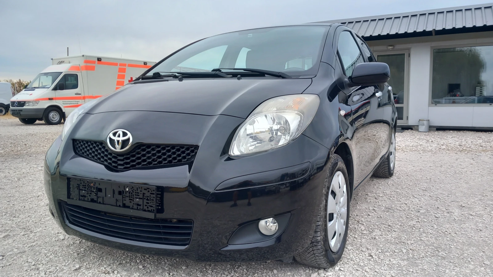 Toyota Yaris 1.4D-4D-6ск/КЛИМАТИК/БЛУТУТ  - [1] 