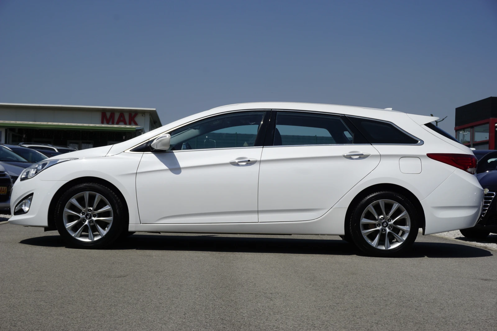 Hyundai I40 1.7/Навигация/Keyless/Камера/ - изображение 4