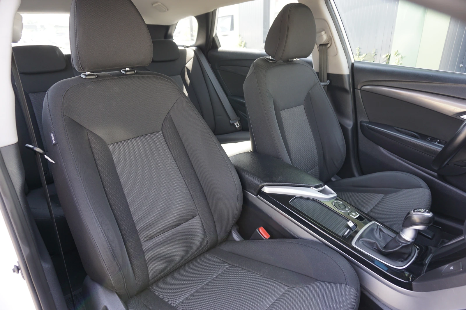 Hyundai I40 1.7/Навигация/Keyless/Камера/ - изображение 10