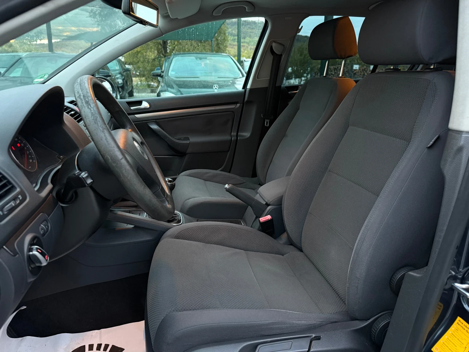 VW Golf 1.6i 102кс Нави Автопилот  - изображение 6