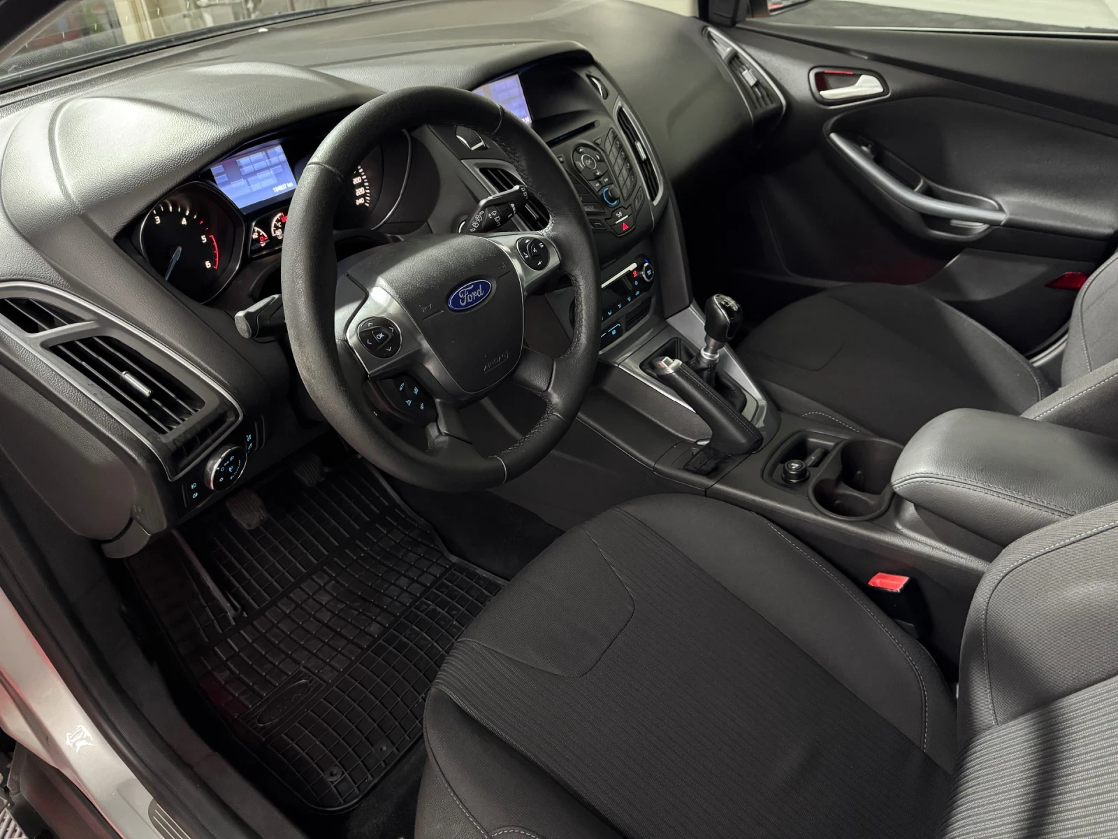 Ford Focus 1.6 TDCI INDIVIDUAL - KEYLESS - 184.000 km РЕАЛНИ! - изображение 8