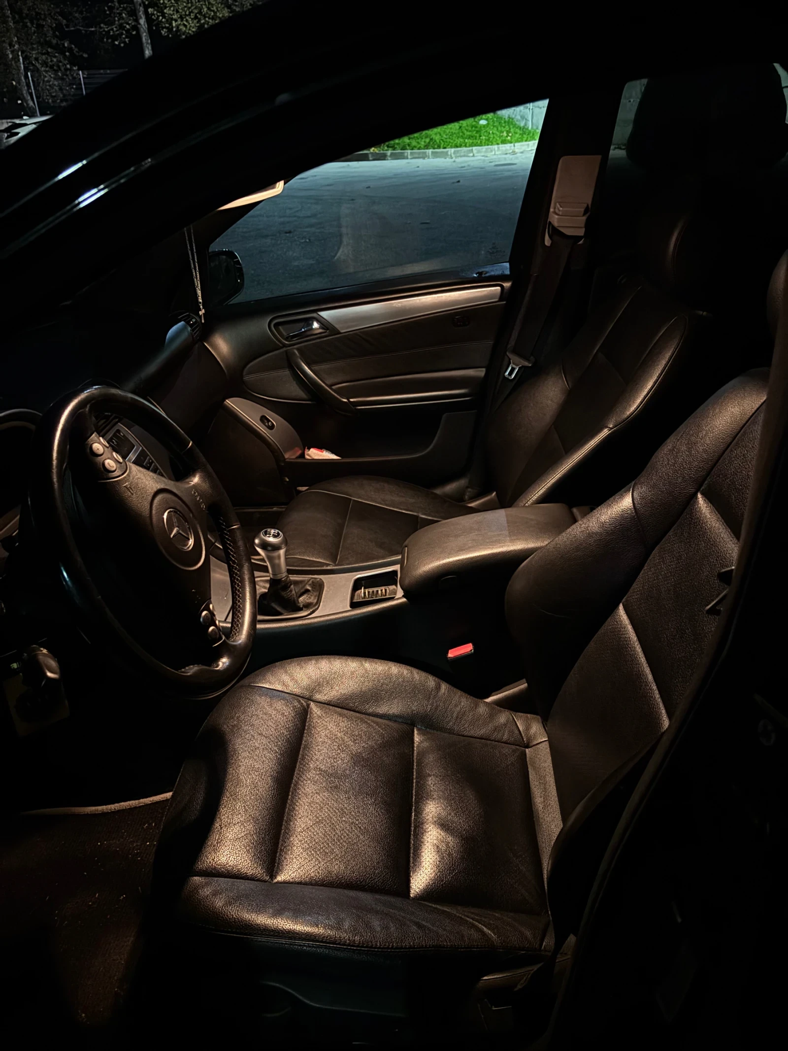 Mercedes-Benz C 320  - изображение 6