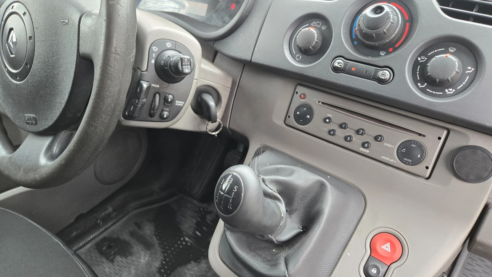 Renault Kangoo Клима, снимка 8 - Автомобили и джипове - 53832499