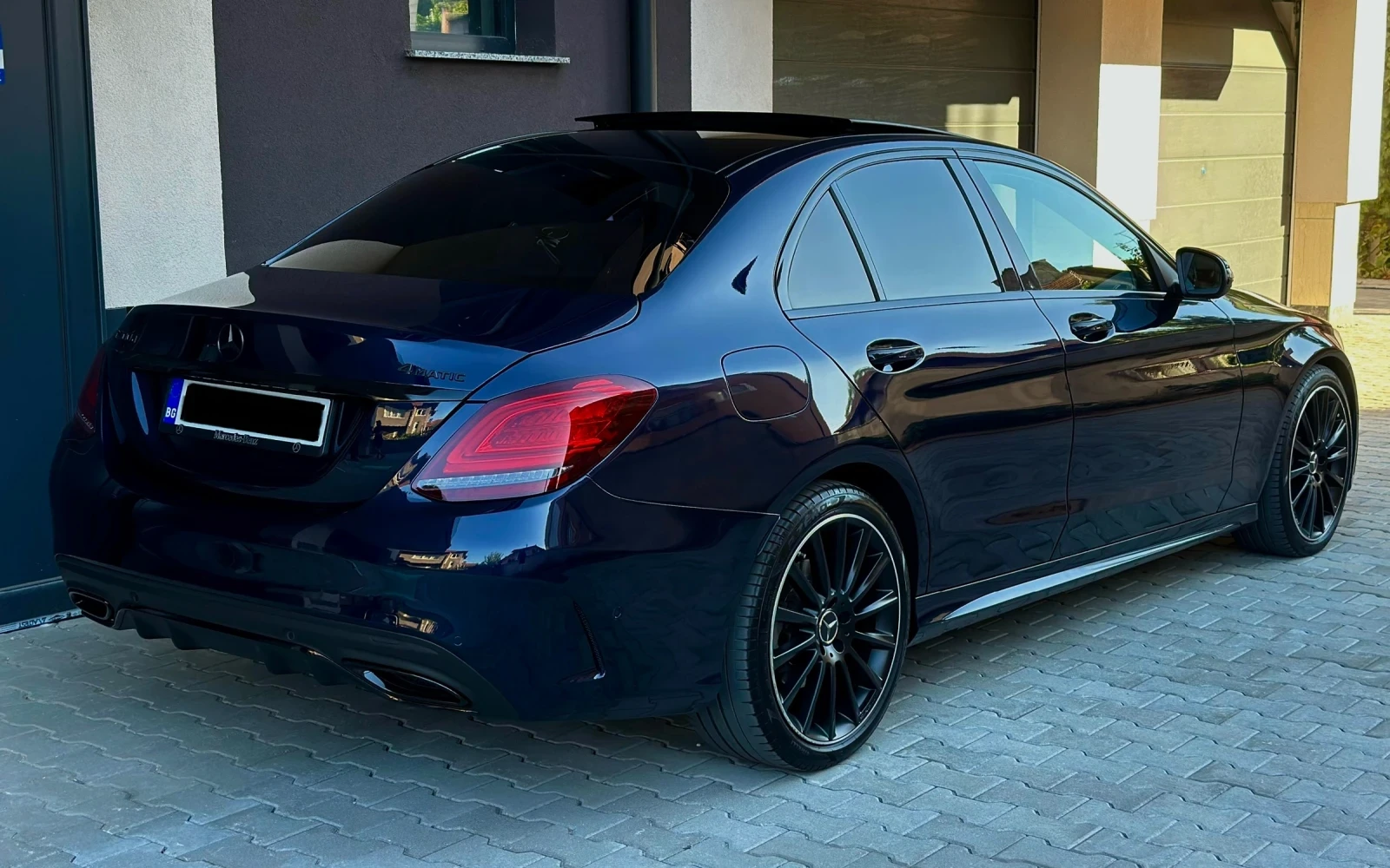 Mercedes-Benz C 300 * FULL* AMG* 4MATIC* BURMESTER* NIGHT PACKAGE* , снимка 5 - Автомобили и джипове - 54130545