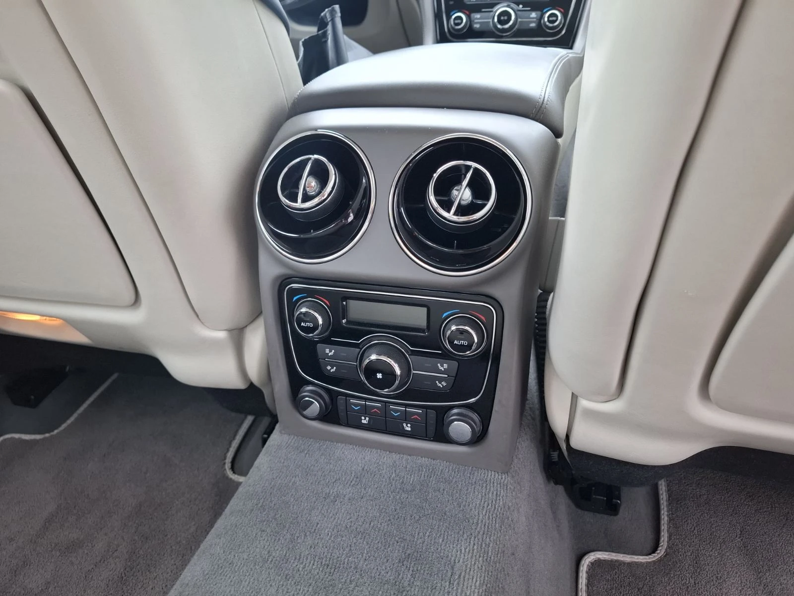 Jaguar Xj 3.0, снимка 9 - Автомобили и джипове - 54822240
