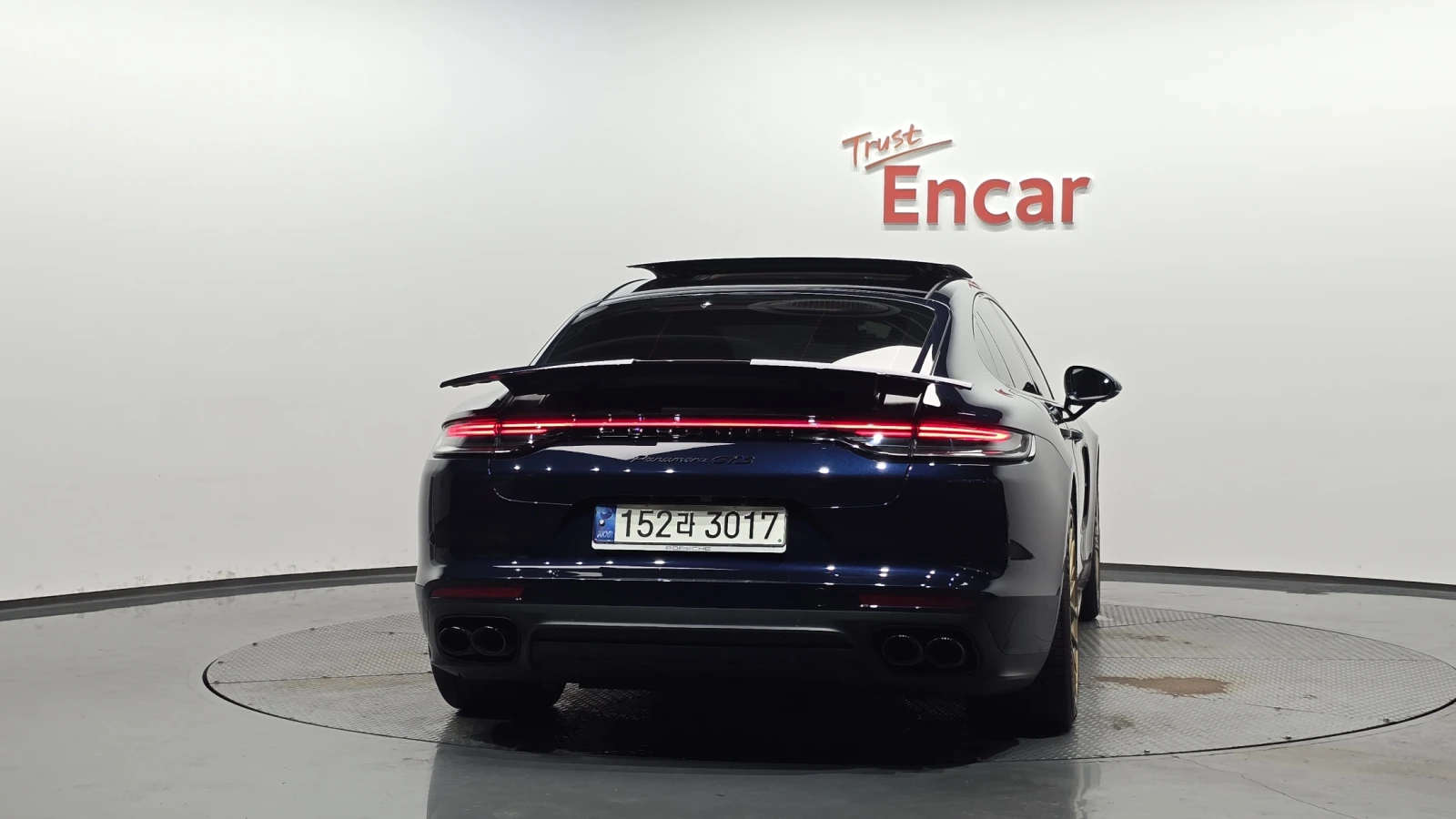 Porsche Panamera GTS* FOCAL* SOFT CLOSE* ОБДУХВАНЕ* КРАЙНА ЦЕНА, снимка 4 - Автомобили и джипове - 55608880