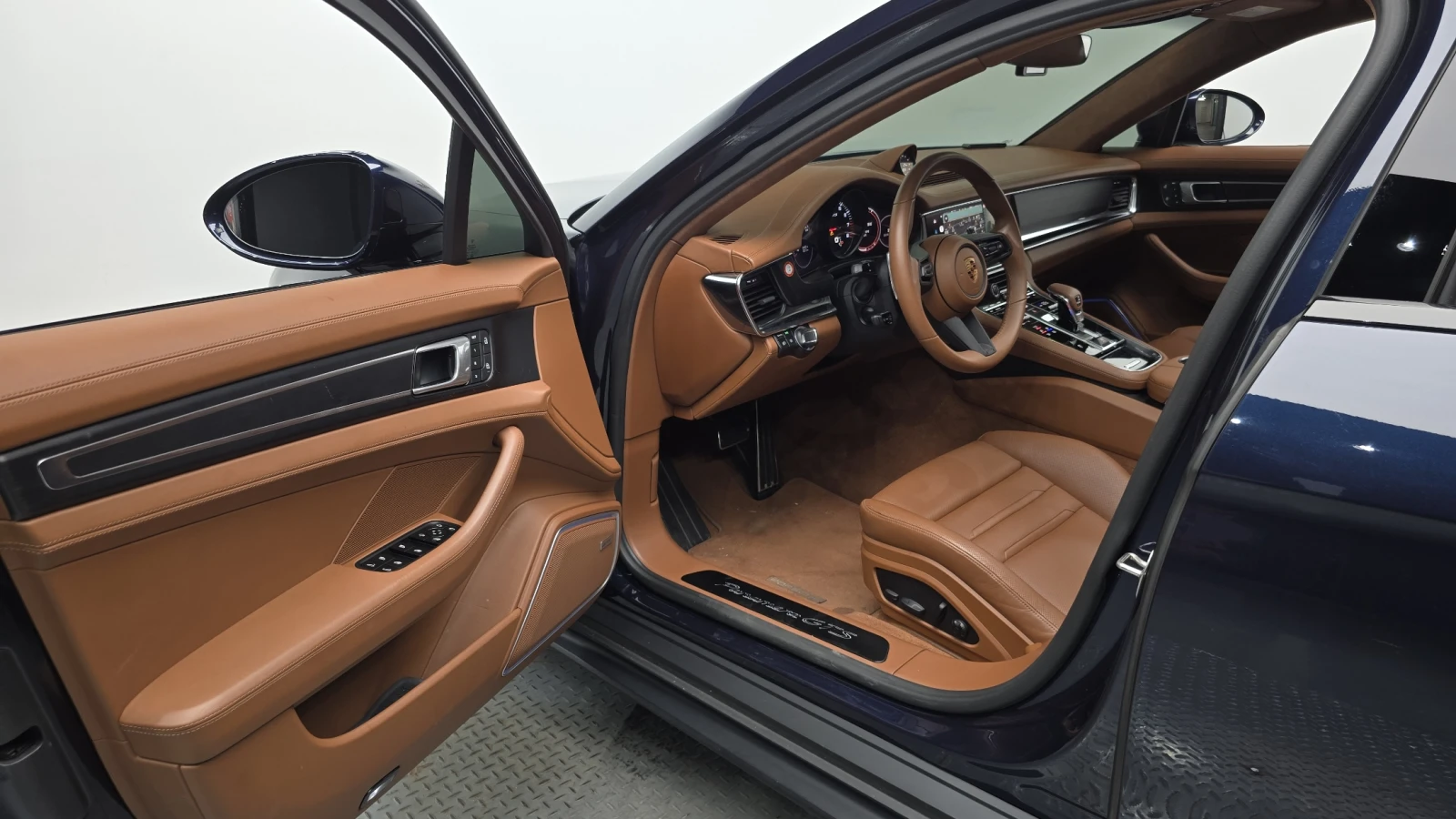 Porsche Panamera GTS* FOCAL* SOFT CLOSE* ОБДУХВАНЕ* КРАЙНА ЦЕНА, снимка 10 - Автомобили и джипове - 55608880