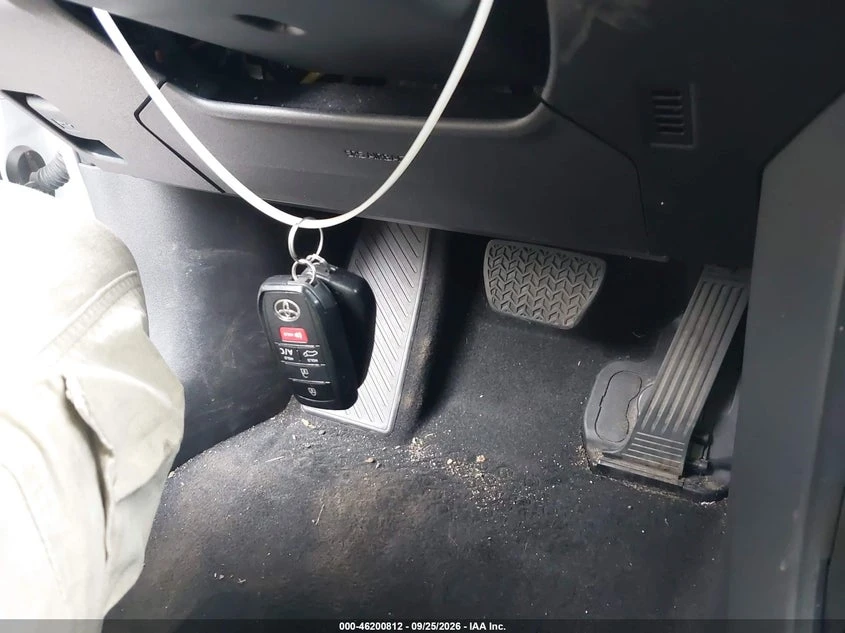 Toyota bZ4X Xle, снимка 11 - Автомобили и джипове - 56320383
