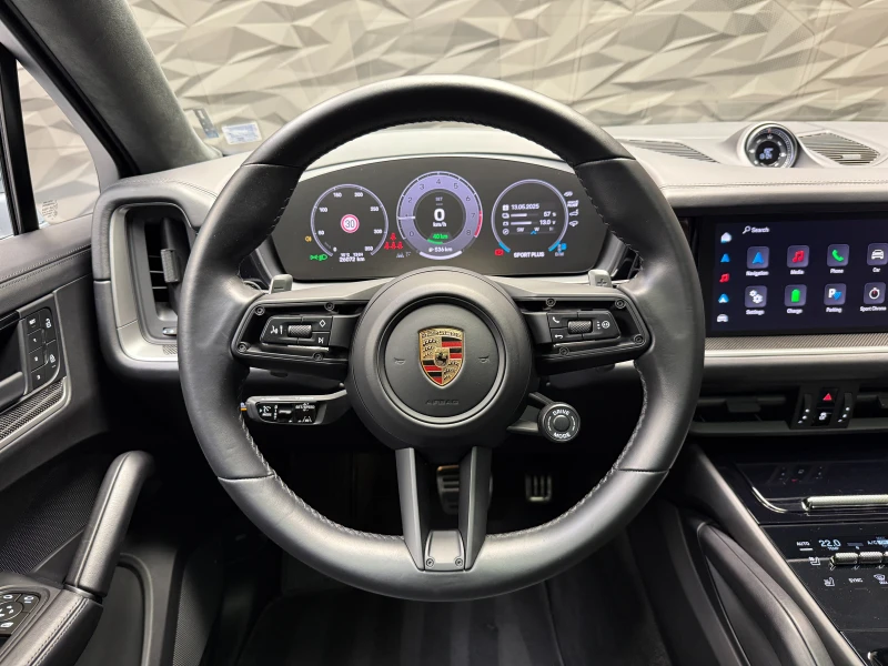 Porsche Cayenne Turbo E-hybrid* Dual display* Pano* Full, снимка 6 - Автомобили и джипове - 50289639