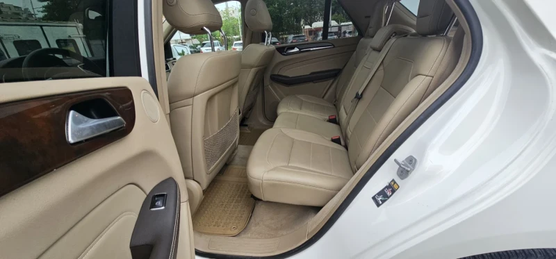 Mercedes-Benz ML 400 4Matic, снимка 15 - Автомобили и джипове - 50324800