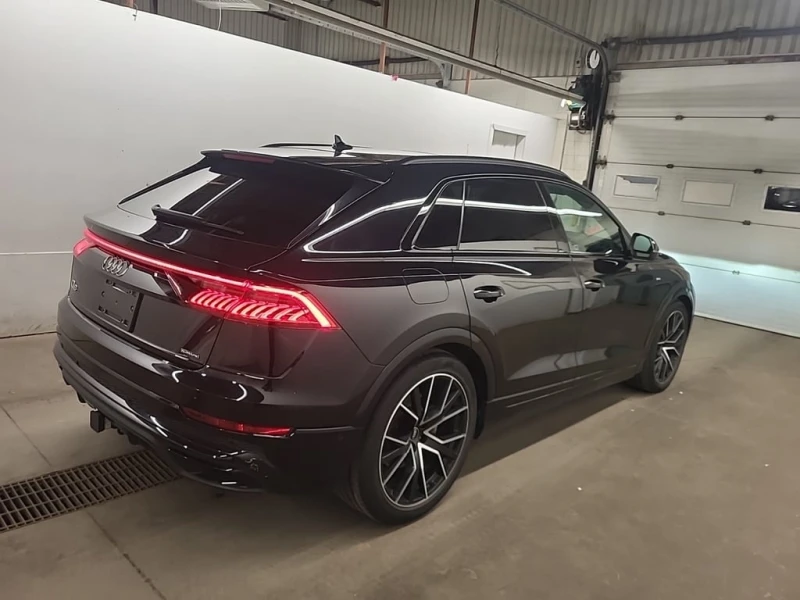 Audi Q8 * TECHNIK * CARFAX * , снимка 3 - Автомобили и джипове - 52710587