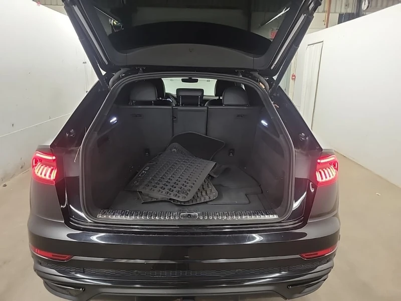 Audi Q8 * TECHNIK * CARFAX * , снимка 17 - Автомобили и джипове - 52710587