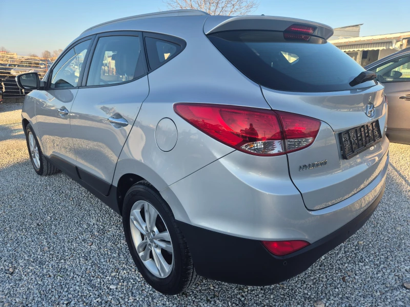Hyundai IX35 2.0 Dizel 4×4, снимка 4 - Автомобили и джипове - 52801562