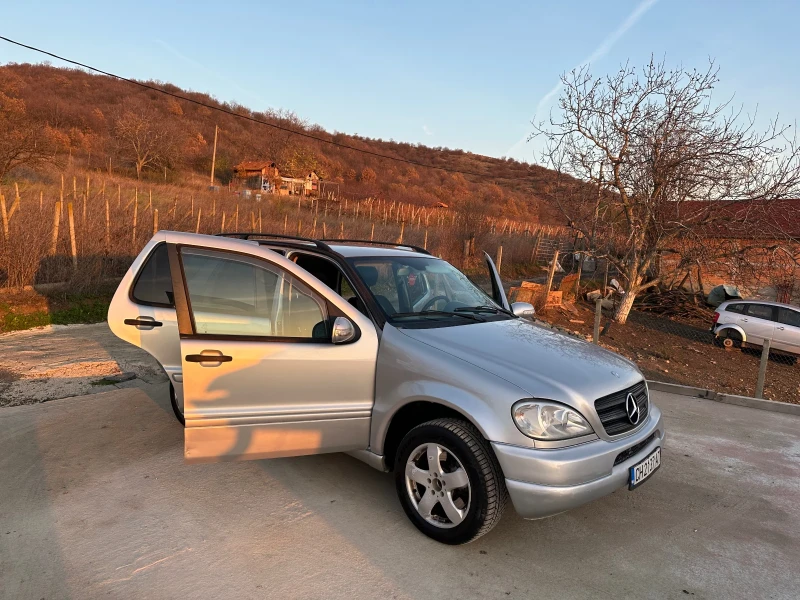 Mercedes-Benz ML 270, снимка 5 - Автомобили и джипове - 52803846