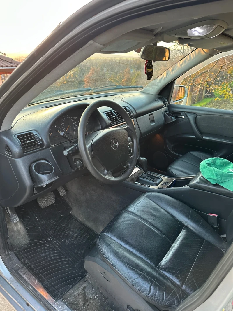 Mercedes-Benz ML 270, снимка 7 - Автомобили и джипове - 52803846