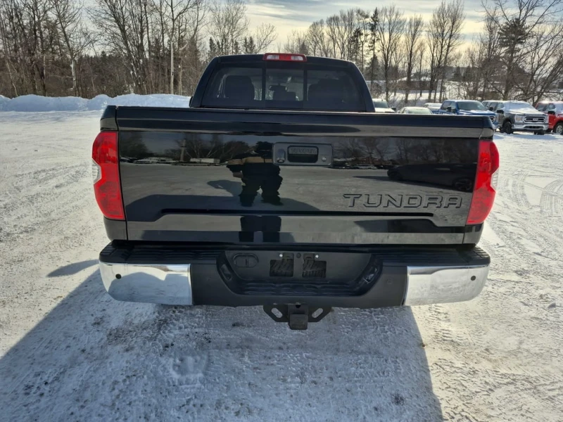 Toyota Tundra * 4WD Double Cab 146" 5.7L SR * CARFAX * , снимка 5 - Автомобили и джипове - 53400080