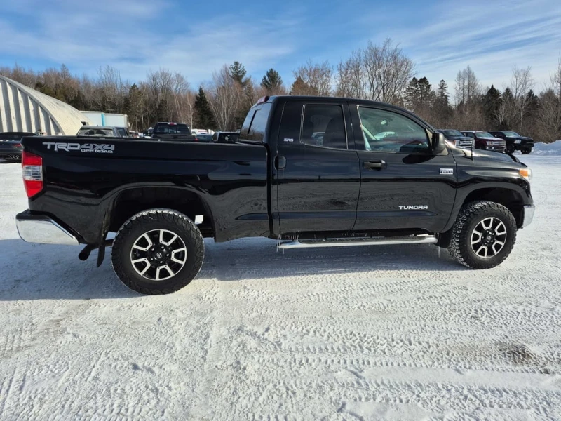 Toyota Tundra * 4WD Double Cab 146" 5.7L SR * CARFAX * , снимка 4 - Автомобили и джипове - 53400080