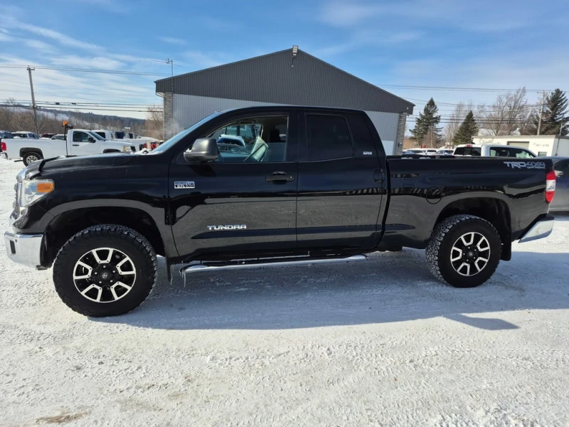 Toyota Tundra * 4WD Double Cab 146" 5.7L SR * CARFAX * , снимка 2 - Автомобили и джипове - 53400080