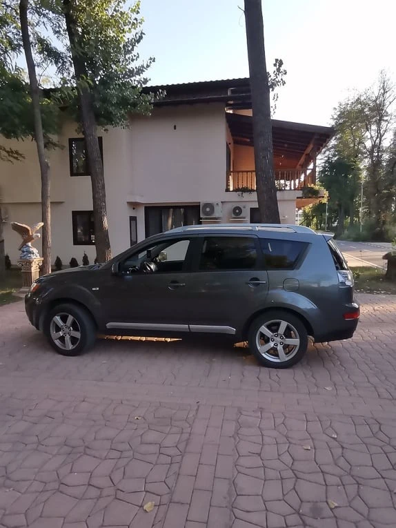 Mitsubishi Outlander, снимка 2 - Автомобили и джипове - 47007429