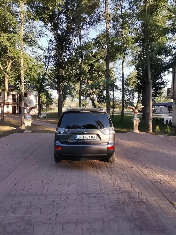 Mitsubishi Outlander, снимка 5 - Автомобили и джипове - 47440495