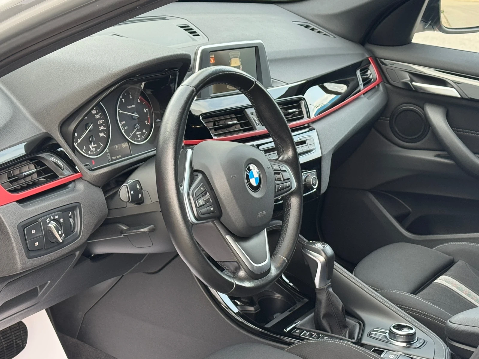 BMW X1 2.0Xdrive-АВТОМАТ-LED-РЕКАРО-180Х.КМ-УНИКАЛНА-НОВА - изображение 9
