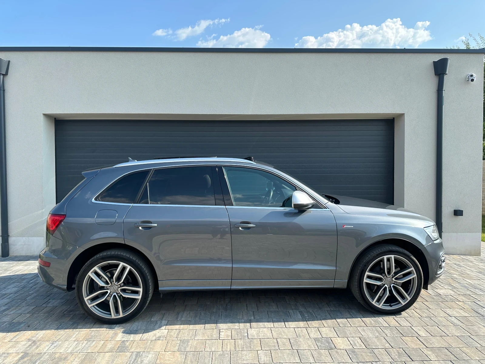 Audi SQ5 96000 км  - изображение 4