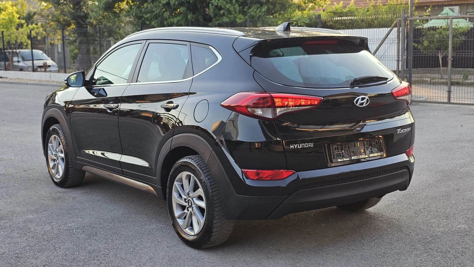 Hyundai Tucson 1.7CRDi Xpossible 6SP IT-СЕРВИЗНА ИСТ.-ЛИЗИНГ - изображение 4