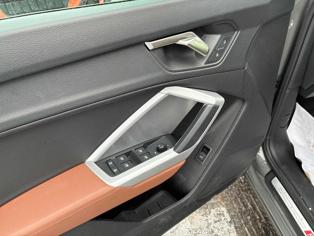 Audi Q3 * Komfort * CARFAX * ��� ������������ ������ | Mobile.bg � ����������� 12