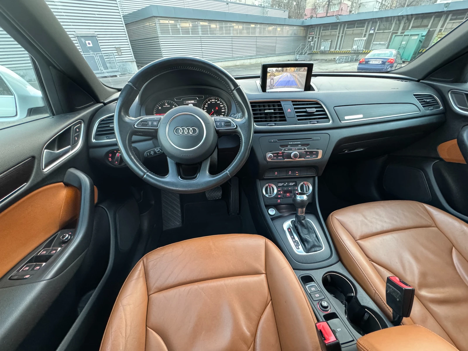 Audi Q3 2.0TDI Quattro::NAVI::PANO::KEYLESS::CAMERA - изображение 10