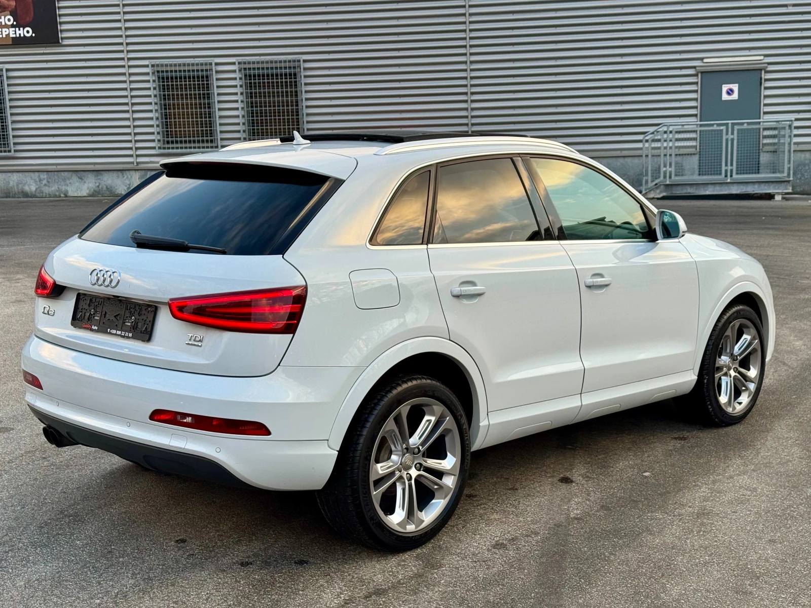 Audi Q3 2.0TDI Quattro::NAVI::PANO::KEYLESS::CAMERA - изображение 4