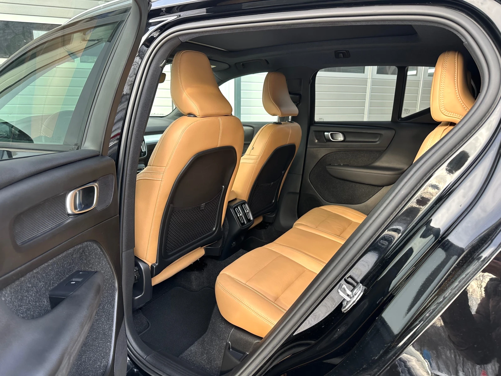 Volvo XC40 HARMON CARDON DIGITAL PANORAMA KEYLESS GO  - изображение 10