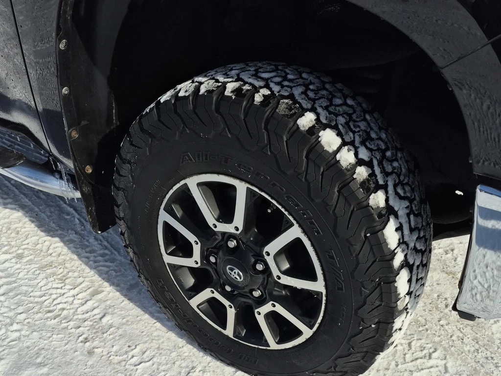 Toyota Tundra * 4WD Double Cab 146" 5.7L SR * CARFAX *  | Mobile.bg � ����������� 11