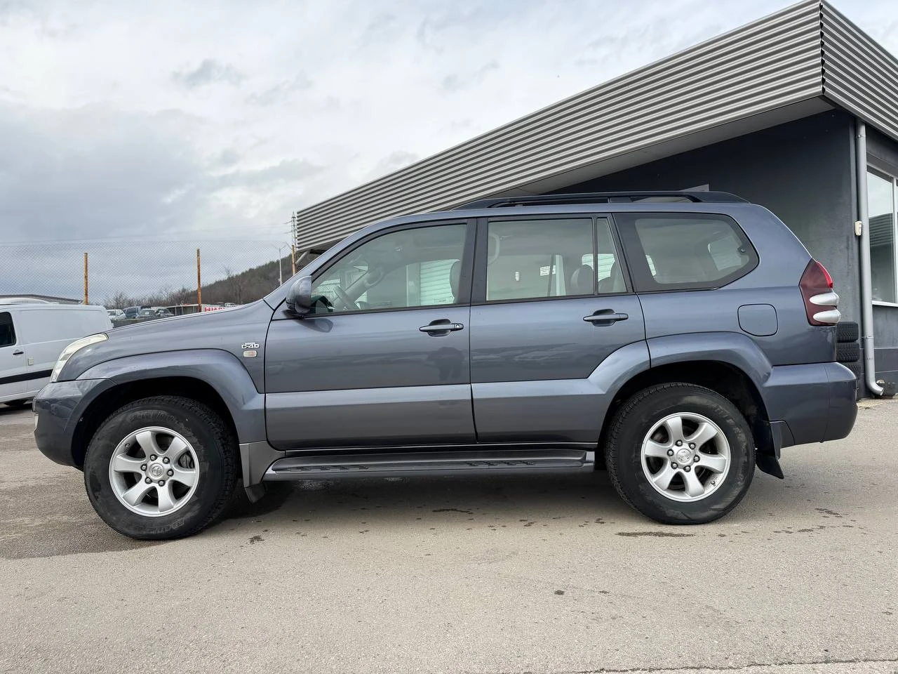 Toyota Land cruiser 3.0 D-4D NAVI 8 МЕСТА - изображение 8