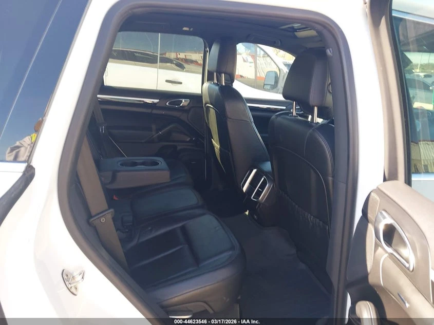 Porsche Cayenne 3.0L V-6 DI, DOHC, VVT, TURBO, 240HP All Wheel | Mobile.bg � ����������� 8