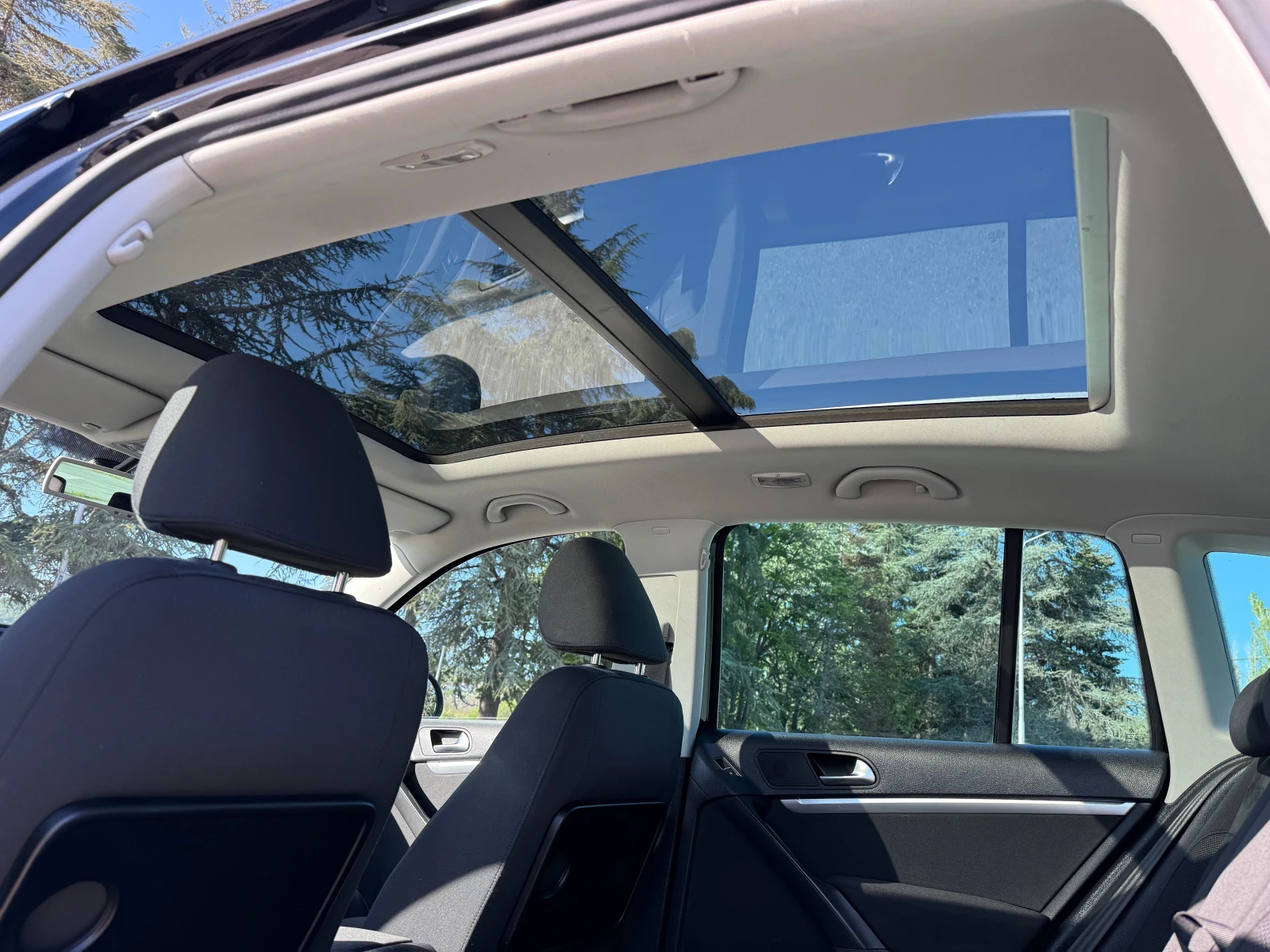VW Tiguan 2.0///4x4///170p.s///LED-Xenon///NAVI///Panoram///, снимка 11 - Автомобили и джипове - 54542637