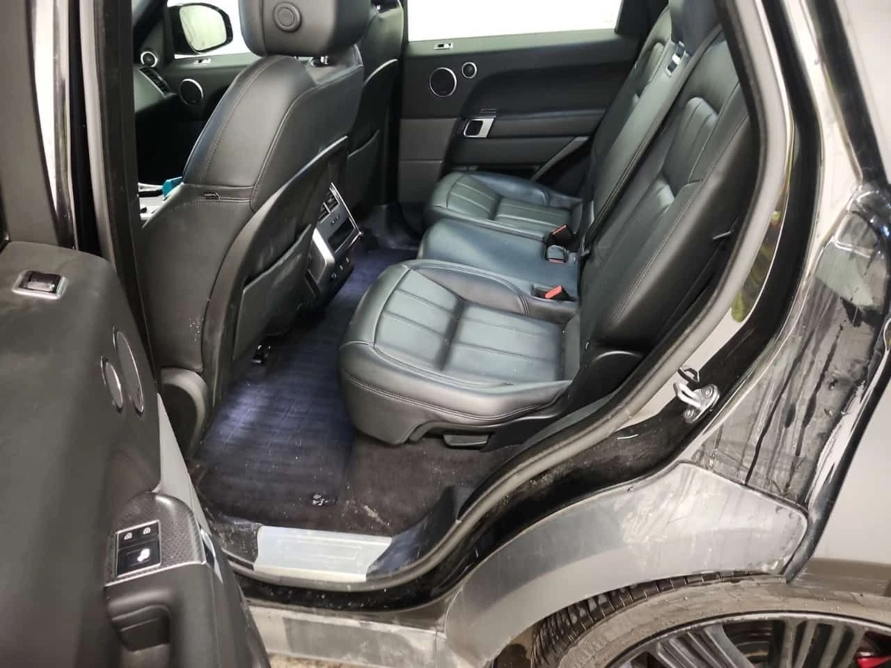 Land Rover Range Rover Sport HSE DYNAMIC| PANO| ПАМЕТ| ОБДУХВАНЕ| 2 КЛЮЧА| , снимка 12 - Автомобили и джипове - 54818833