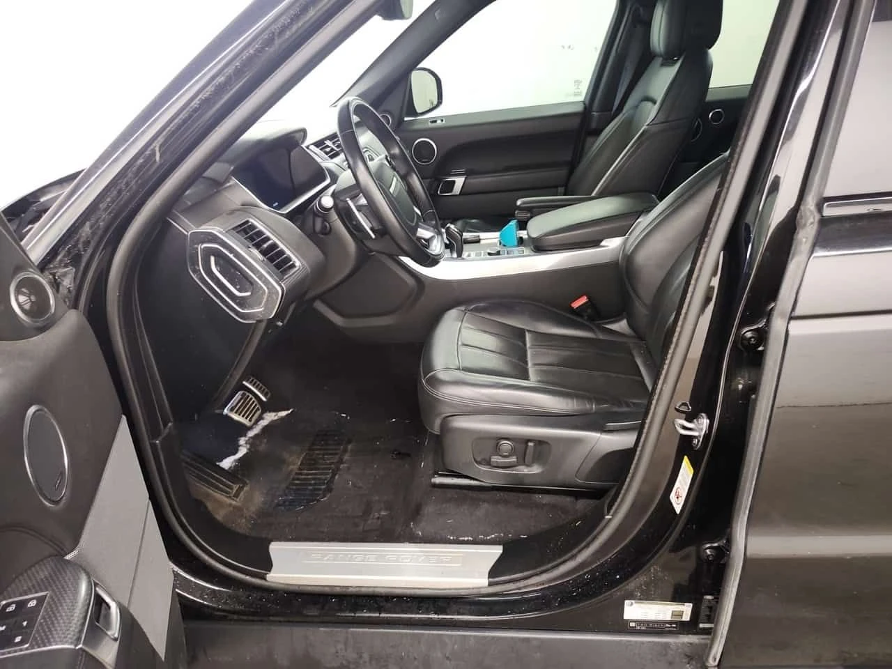 Land Rover Range Rover Sport HSE DYNAMIC| PANO| ПАМЕТ| ОБДУХВАНЕ| 2 КЛЮЧА| , снимка 9 - Автомобили и джипове - 54818833