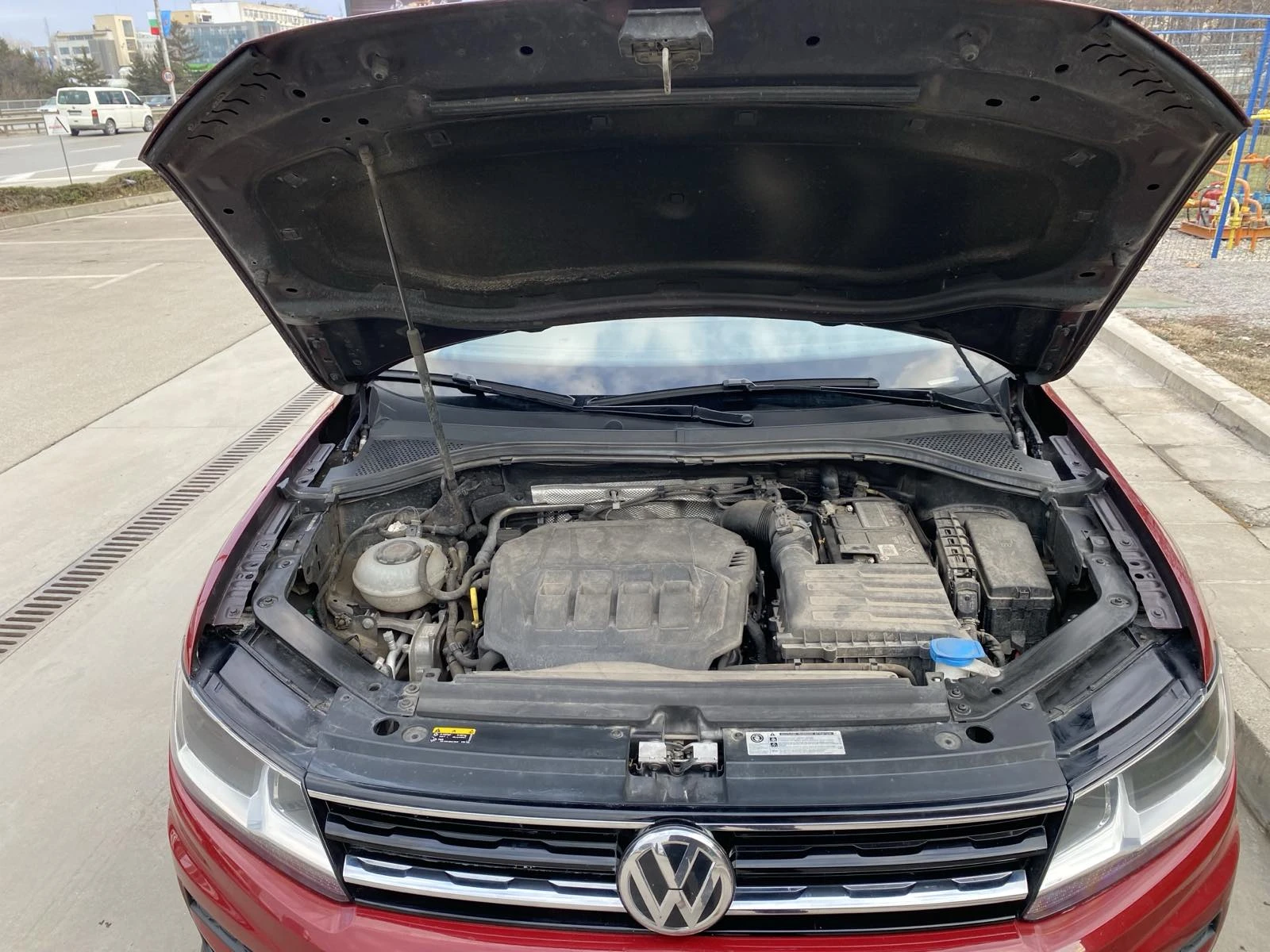 VW Tiguan 4x4, АВТОМАТ,  от VW София, снимка 10 - Автомобили и джипове - 55337968
