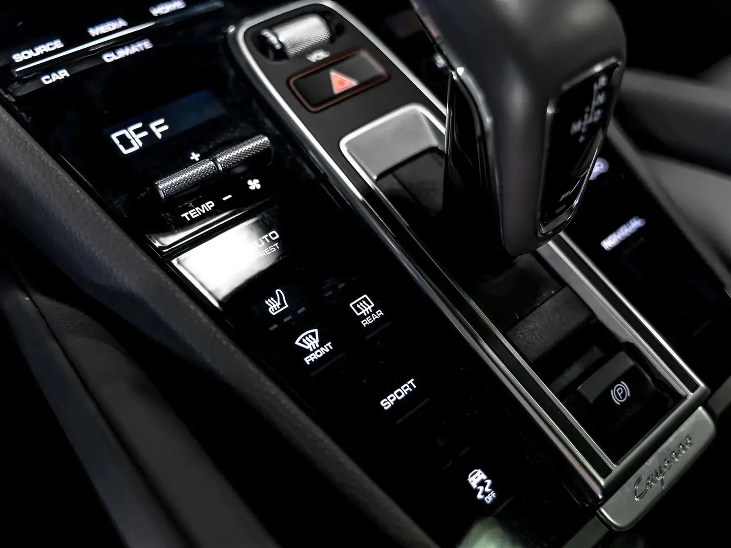 Porsche Cayenne Premium PKG ЦЕНА ДО БЪЛГАРИЯ АВТОКРЕДИТ, снимка 15 - Автомобили и джипове - 55444712