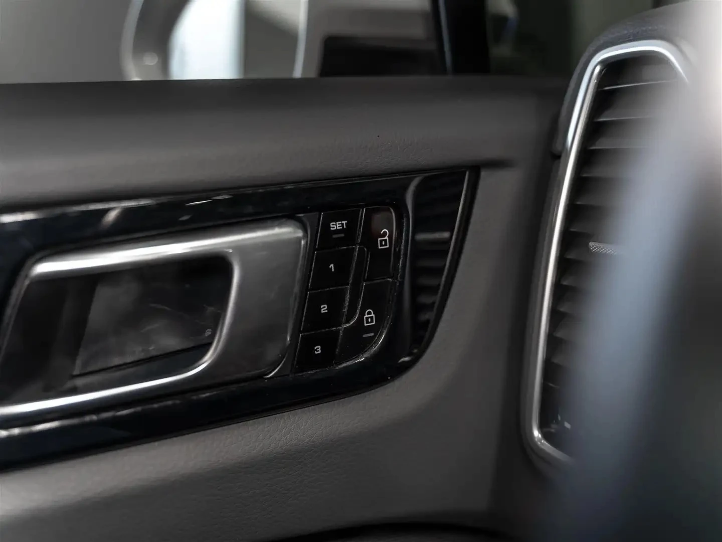 Porsche Cayenne Premium PKG ЦЕНА ДО БЪЛГАРИЯ АВТОКРЕДИТ, снимка 16 - Автомобили и джипове - 55444712