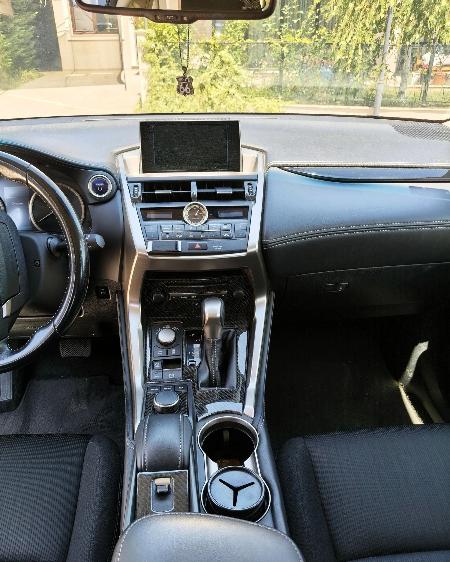 Lexus NX 300h 2.5 HYBRID 4Х4, снимка 10 - Автомобили и джипове - 55696182