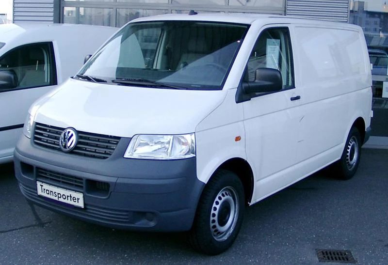 VW Transporter НА ЧАСТИ след 2004 до 2010, снимка 1 - Бусове и автобуси - 20627721