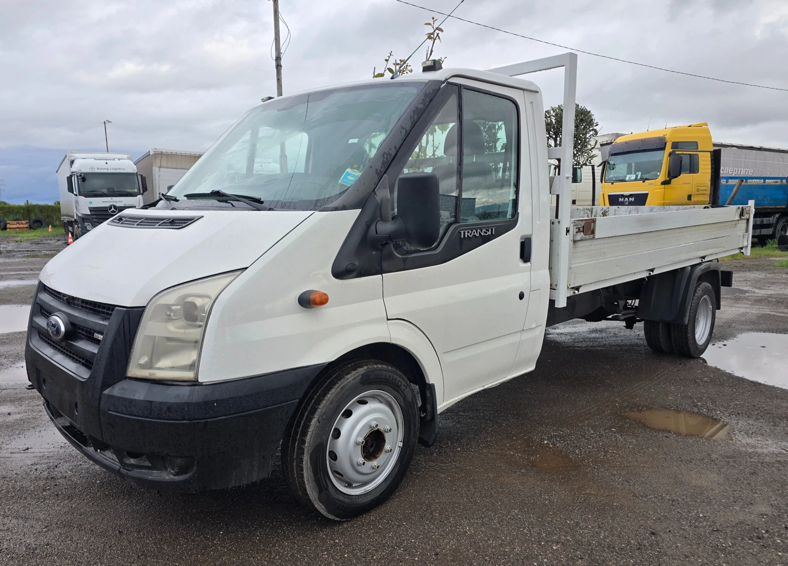 Ford Transit 2.4d* 100кс* БОРДОВИ* 3места, снимка 3 - Бусове и автобуси - 55132853