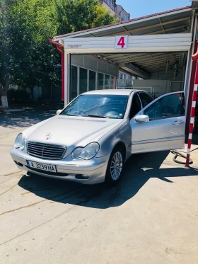 Mercedes-Benz C 200 Колата е обслужена!, снимка 3