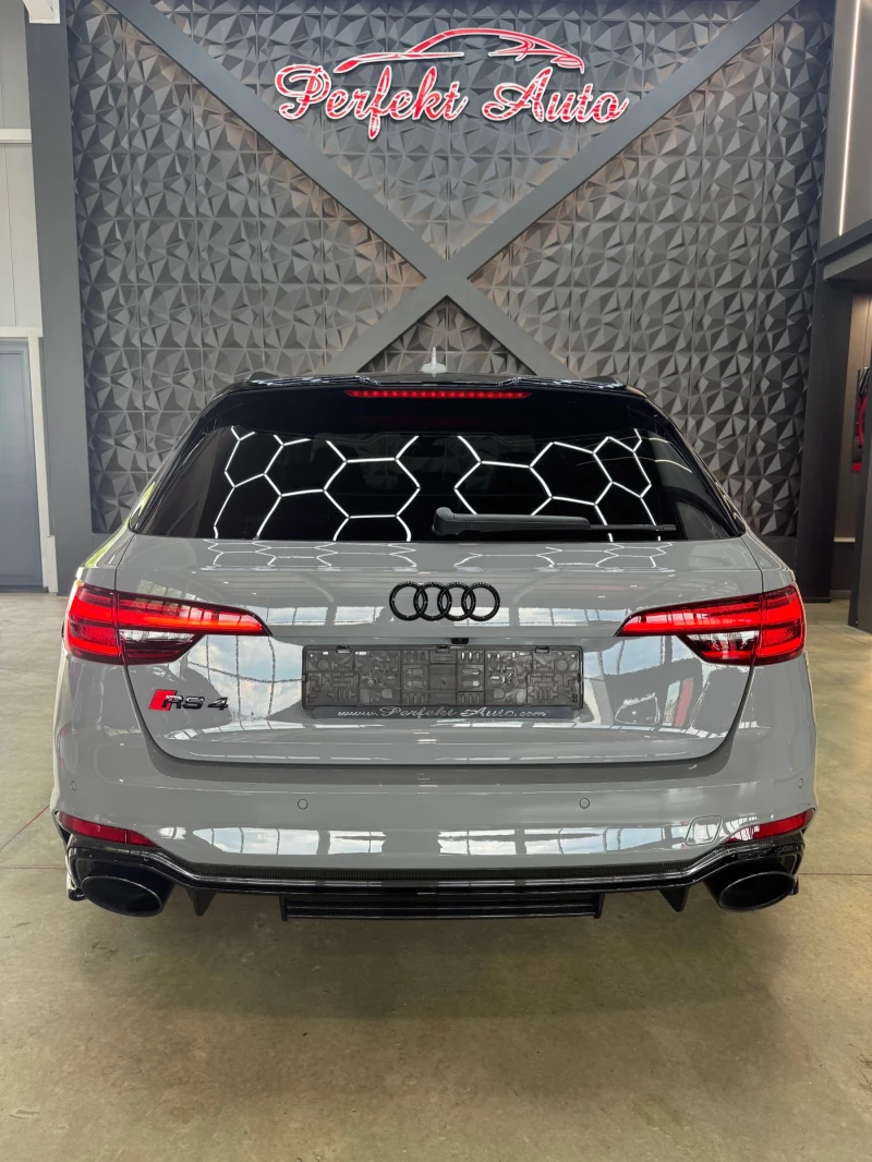 Audi Rs4 650 К.С * QUATTRO * ТУНИНГ * FULL Екстри * , снимка 4 - Автомобили и джипове - 46425660