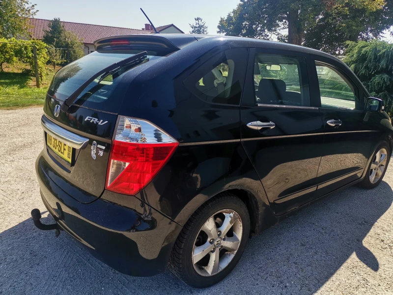 Honda Fr-v 2.2, снимка 4 - Автомобили и джипове - 47296580