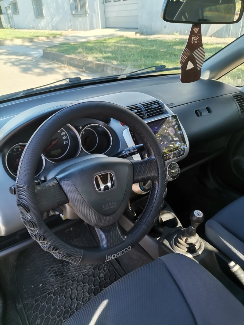 Honda Jazz, снимка 3 - Автомобили и джипове - 47439508